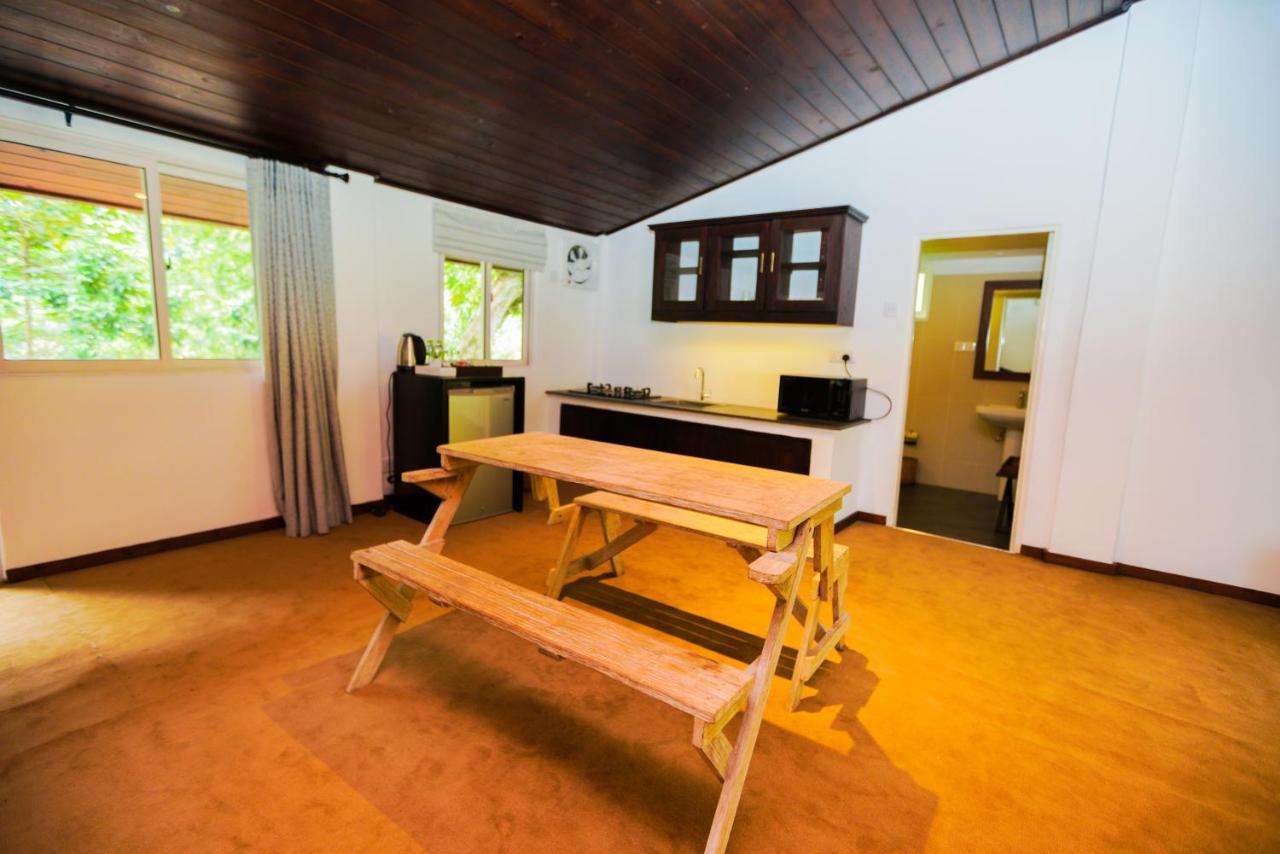 Villa Le Maas Tota Koslanda Luaran gambar